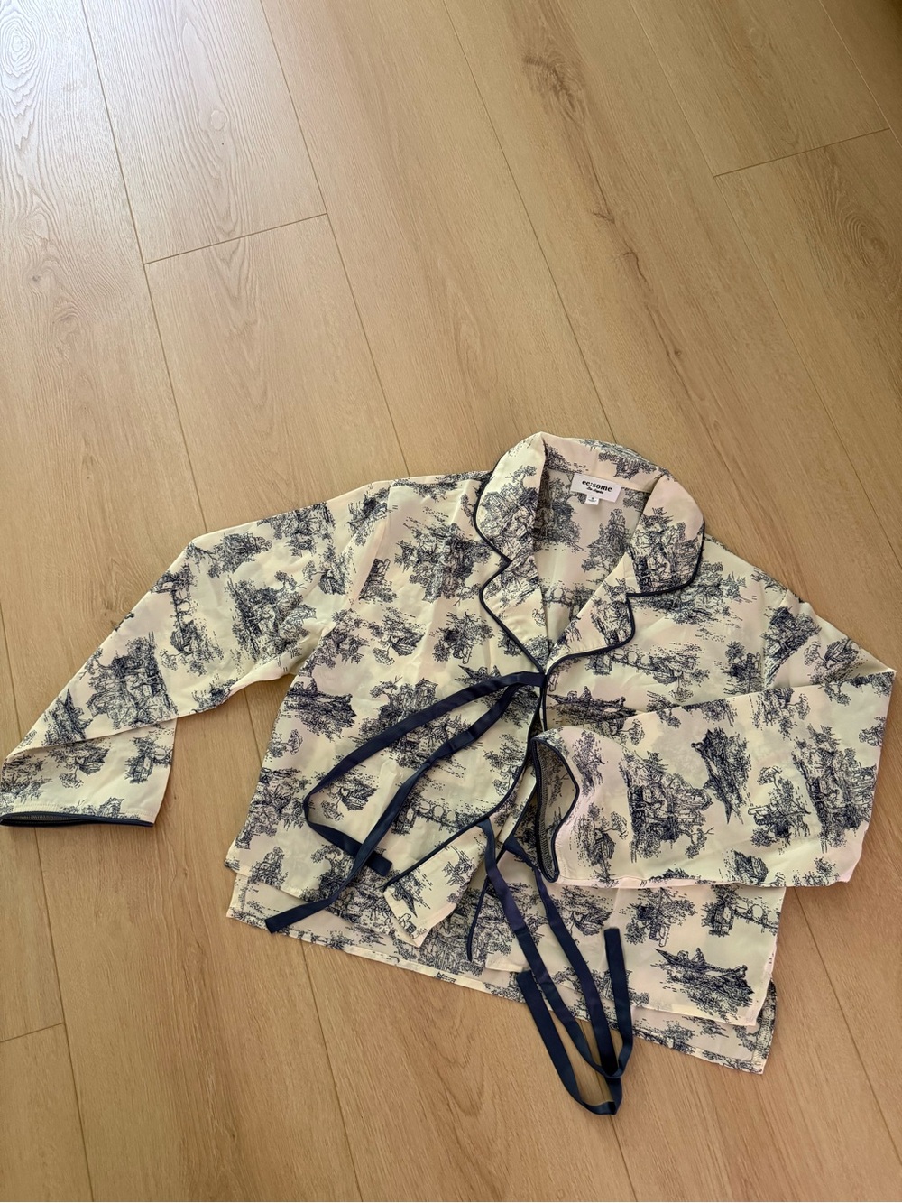 La brand Tie-Front Blazer Sleep wear with Navy Trim